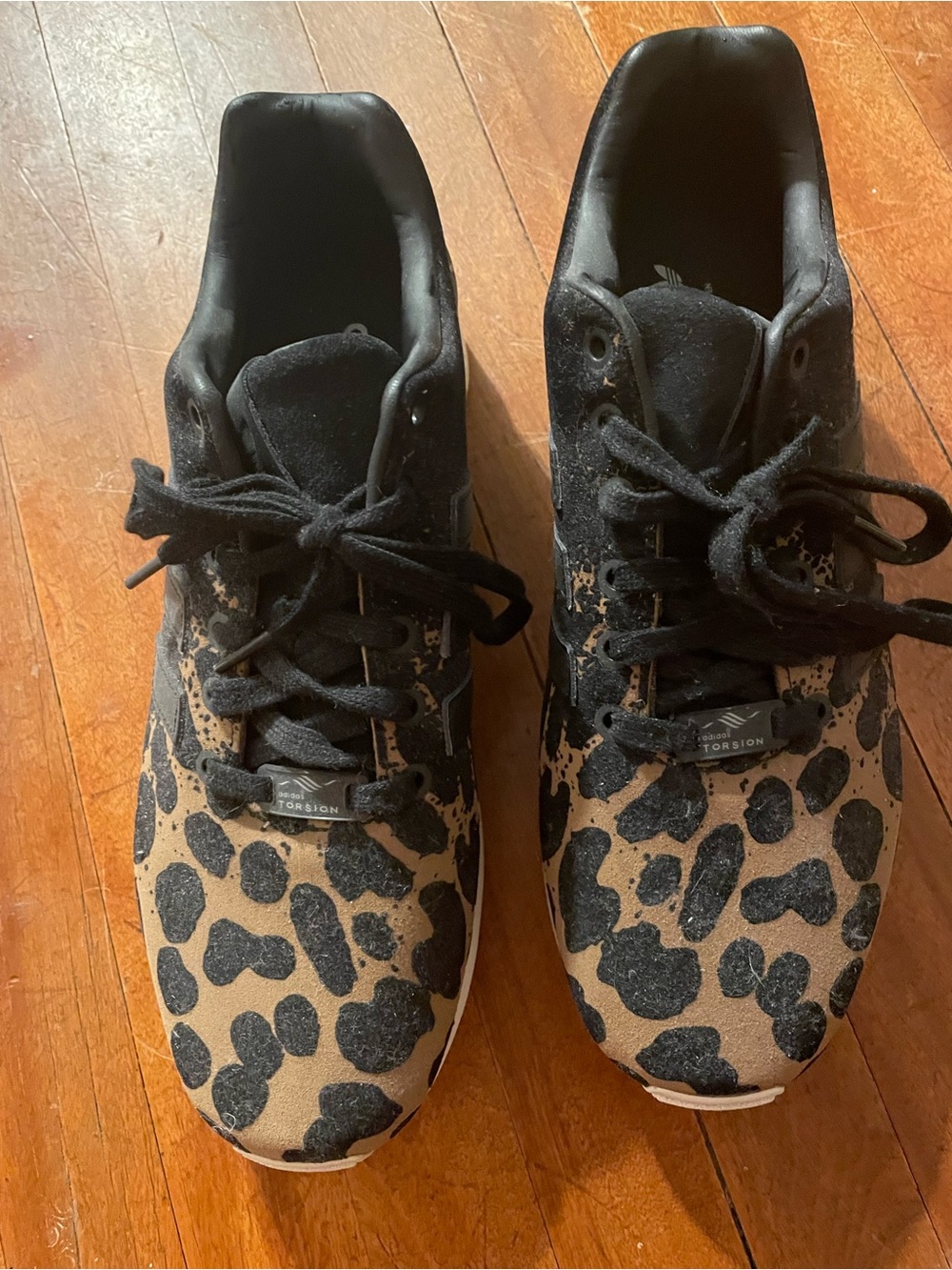 Women’s Adidas Torsion Leopard Print Athletic Shoes size 9